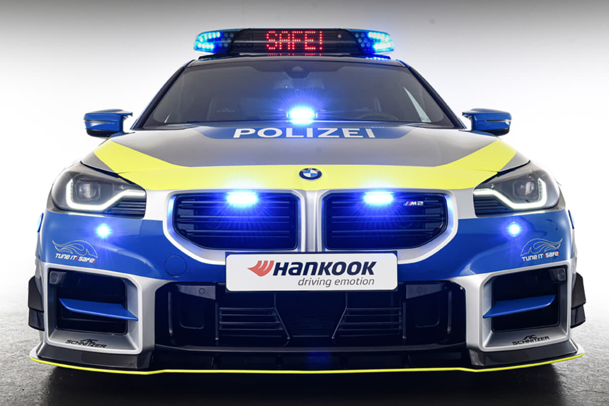 POLICE BMW M2 by AC シュニッツァー：独自のエアロパーツを装着