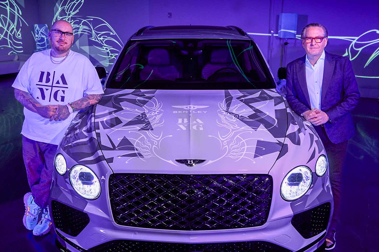 ベントレーに入れ墨!?「ベンテイガ EWB」に世界的タトゥーアーティスト