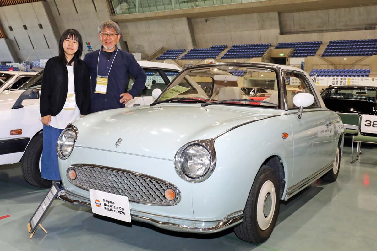 日産 フィガロとオーナーの“SEKI”さんと次期オーナーの娘さん