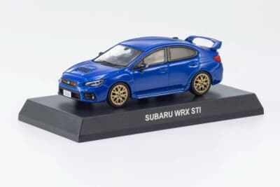 スバル WRX STI：台座が付属され、コレクションに最適だ