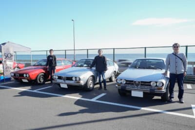 アルフェッタGT50周年ミーティングを祝福しようと、この日集まったアルフェッタGTのオーナーたち
