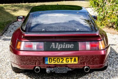 3万2200ポンド（邦貨換算約620万円）で落札されたルノー「アルピーヌV6ターボ」（C）Bonhams