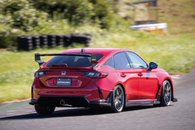 無限 シビック タイプR グループA:車体の振動を減衰し上質な乗り心地の実現と操縦安定性の向上を図るパーツとして好評の「パフォーマンスダンパー」を設定している