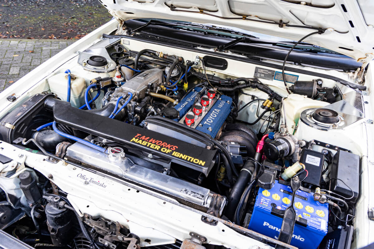 トヨタ AE86 スプリンタートレノ：今回の撮影車両はAE86に搭載されていた4A-Gをそのまま使用し、かなりノーマルに近い仕様