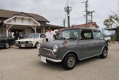 昭和年代の車両であれば、国産、輸入車問わず参加可能