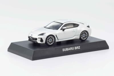 スバル BRZ：台座が付属され、コレクションに最適だ