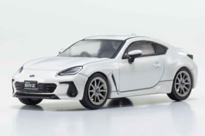 スバル BRZ：ボディと張り出したフェンダーを1/64スケールで再現