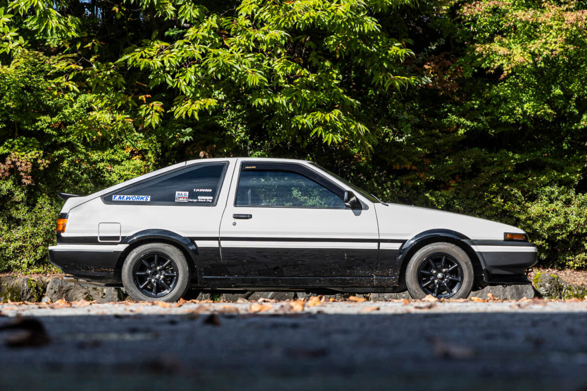 トヨタ AE86 スプリンタートレノ：じつはお母様が現在もAE86のカローラレビンに乗っているという佐々木さん