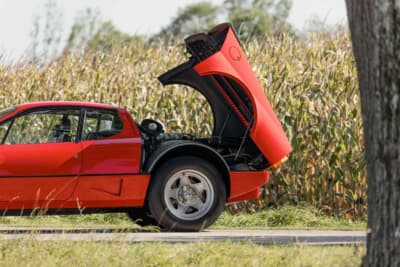 25万2500ユーロ（邦貨換算約4071万円）で落札されたフェラーリ「512BBi」（C）Courtesy of RM Sotheby's