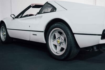 5万600ドル（邦貨換算約757万円）で落札されたフェラーリ「308GTS」（C）Courtesy of RM Sotheby's