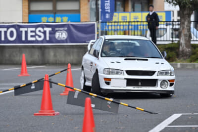 「JAFオートテスト in 新島学園」に参加したスバル インプレッサ