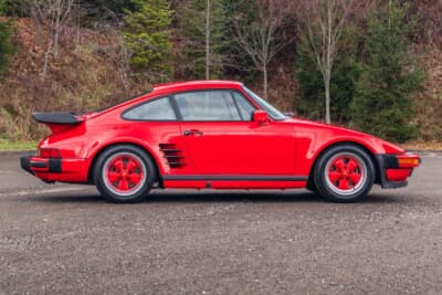 27万1600ドル(邦貨換算4245万円)で落札されたポルシェ「911ターボ フラットノーズ」(C)Courtesy of RM Sotheby's