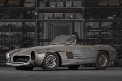 118万7500ドル（邦貨換算約1億8085万円）で落札されたメルセデス・ベンツ「300SL ロードスター」（C）Courtesy of RM Sotheby's