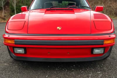 27万1600ドル(邦貨換算4245万円)で落札されたポルシェ「911ターボ フラットノーズ」(C)Courtesy of RM Sotheby's