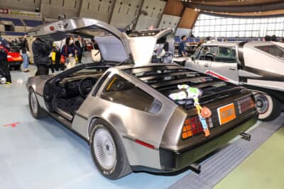 デロリアン DMC-12：ボロボロの状態から約1年を費やして修復作業を完了させた