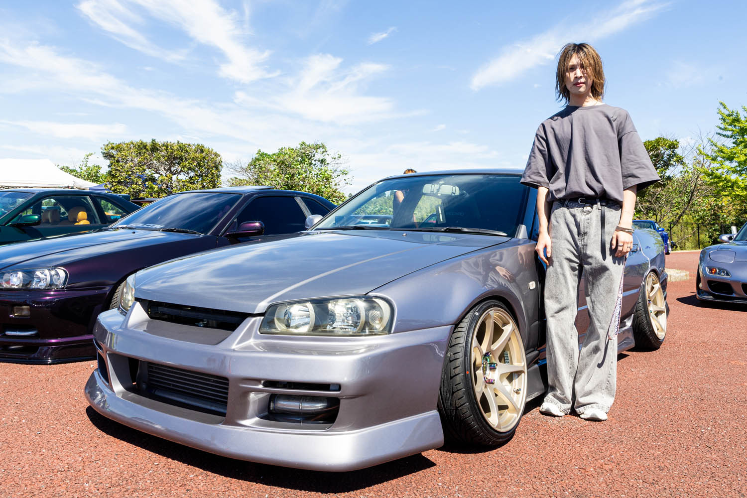 人生初の愛車に日産ER34「スカイライン」の4ドアを選択！ 前後の