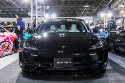 LB E-WORKS TESLA Model3：リバティーウォークにとって初のEVをベースとしたコンプリートモデルということで、「LB E-WORKS」という新たなジャンルを設立