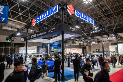 東京オートサロン2025のスズキ出展ブース