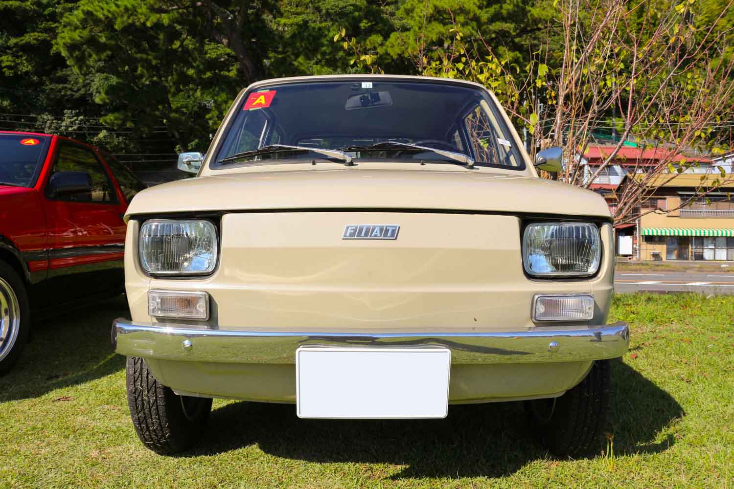 半年間悩んで購入！ ノンレストアのフィアット「126」を現代の交通環境