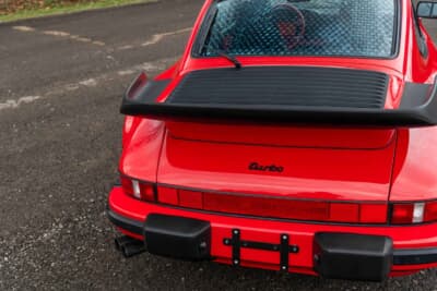 27万1600ドル(邦貨換算4245万円)で落札されたポルシェ「911ターボ フラットノーズ」(C)Courtesy of RM Sotheby's