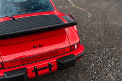 27万1600ドル(邦貨換算4245万円)で落札されたポルシェ「911ターボ フラットノーズ」(C)Courtesy of RM Sotheby's