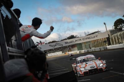 報道写真展「COMPETITION」ではモータースポーツのワンシーンを切り取った渾身の作品が展示される