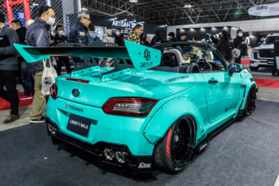 LB-nation DAIHATSU COPEN GT-K type.2：純正のシルエットとは正反対のグラマラスなコークボトルラインのボディが完成した