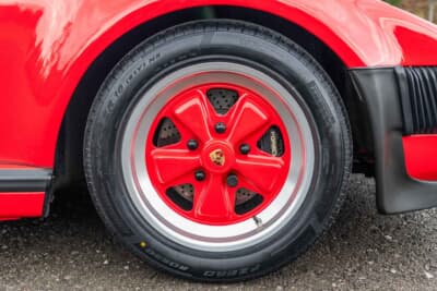 27万1600ドル(邦貨換算4245万円)で落札されたポルシェ「911ターボ フラットノーズ」(C)Courtesy of RM Sotheby's