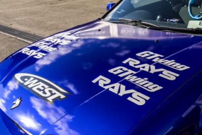 日産 S15型 シルビア：ボンネットに貼られたステッカーも再現