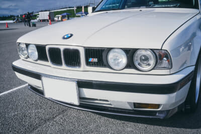 BMW E34型 525i：外装は「M5」仕様に変更している