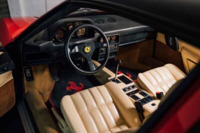 6万3250ドル（邦貨換算約1000万円）で落札されたフェラーリ「328GTS」（C）Courtesy of RM Sotheby's