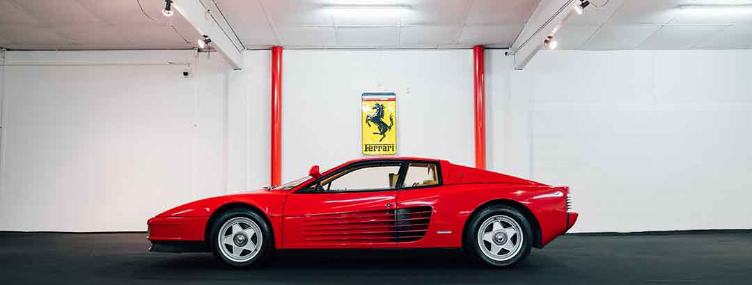 片耳ミラーの「テスタロッサ」は別格！ バブル時代に憧れたフェラーリが不動車でも3200万円と高値に…「モノスペッキオ」は大人気です