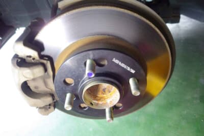 スペーサーを入れてトレッドを増やすとハンドリングにも大きく影響が出てくる