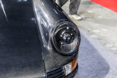 TOKYO CUSTOM WORKS ポルシェ 911：全てのパネルは純正パネルとの互換性を持っていて、取り付け方法なども同じと徹底している