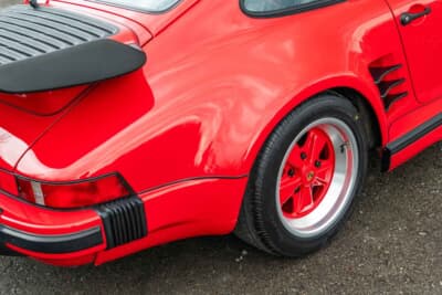 27万1600ドル(邦貨換算4245万円)で落札されたポルシェ「911ターボ フラットノーズ」(C)Courtesy of RM Sotheby's