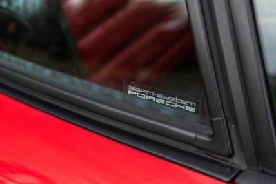 27万1600ドル(邦貨換算4245万円)で落札されたポルシェ「911ターボ フラットノーズ」(C)Courtesy of RM Sotheby's