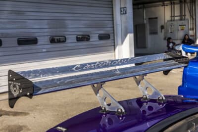 三菱 エクリプススパイダー：GTウイングは劇中車の形状と似たものを装着し、グラインディングタトゥーを施している