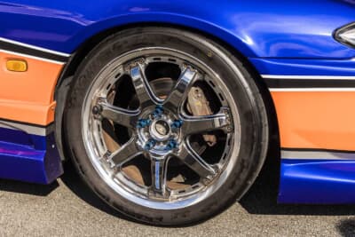 日産 S15型 シルビア：ホイールはRAYS製18インチのVOLK RACING GT-7のクロームタイプを装着する