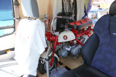 スズキ アルト ウォークスルーバン：ホンダ モンキーを載せて、北海道のんびりシングルキャンプ旅をしたいそうだ