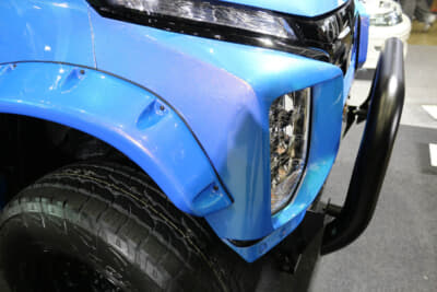 花壇自動車大学校 ek Mobility X：フロントフェンダーをPP溶接で延長し、大径のオフロードタイヤを履かせている