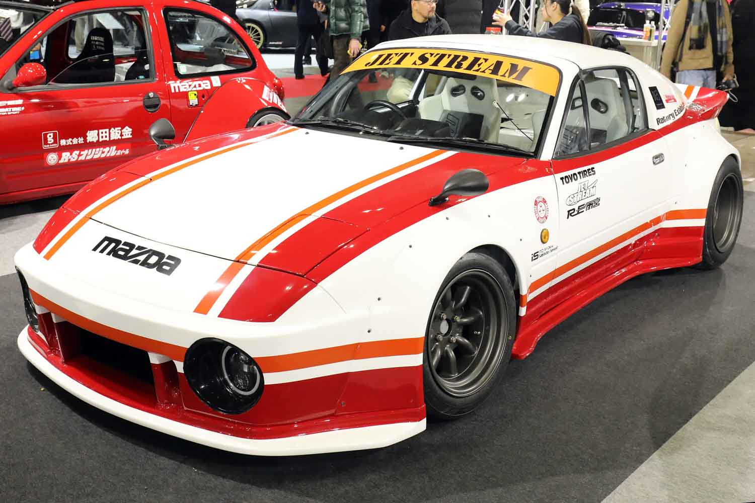 マツダ「RX-7 IMSA仕様」かと思ったらNA型「ロードスター」で