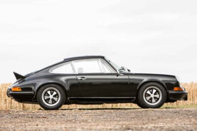 48万3125ポンド（邦貨換算約9281万円）で落札されたポルシェ「911 カレラRS 2.7」（C）Courtesy of RM Sotheby's