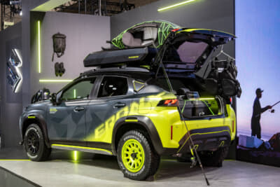 スズキ フロンクス シーバスナイトゲーム：前後で異なるカラーのホイールも印象的