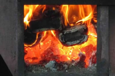 燃やしながらの走行については、せめて窯の蓋を閉めておくのはひとつの条件といえる