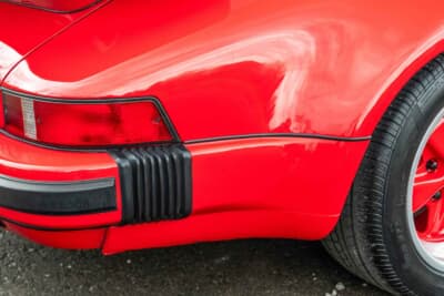 27万1600ドル(邦貨換算4245万円)で落札されたポルシェ「911ターボ フラットノーズ」(C)Courtesy of RM Sotheby's