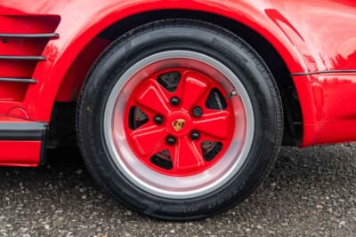 27万1600ドル(邦貨換算4245万円)で落札されたポルシェ「911ターボ フラットノーズ」(C)Courtesy of RM Sotheby's