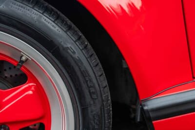 27万1600ドル(邦貨換算4245万円)で落札されたポルシェ「911ターボ フラットノーズ」(C)Courtesy of RM Sotheby's