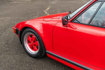 27万1600ドル(邦貨換算4245万円)で落札されたポルシェ「911ターボ フラットノーズ」(C)Courtesy of RM Sotheby's