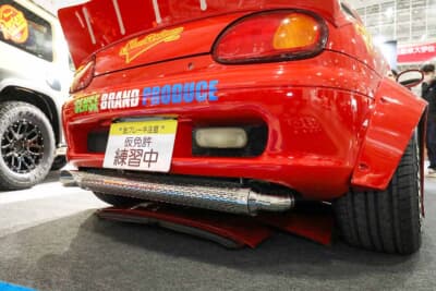 スズキ カプチーノ：マフラーはセンスブランドの特注品をオーダーしたという