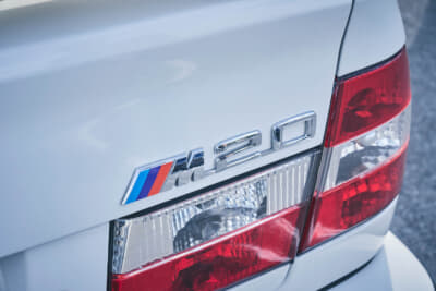 BMW E34型 525i：シングルカムのM20ユニットが搭載されていることをアピール